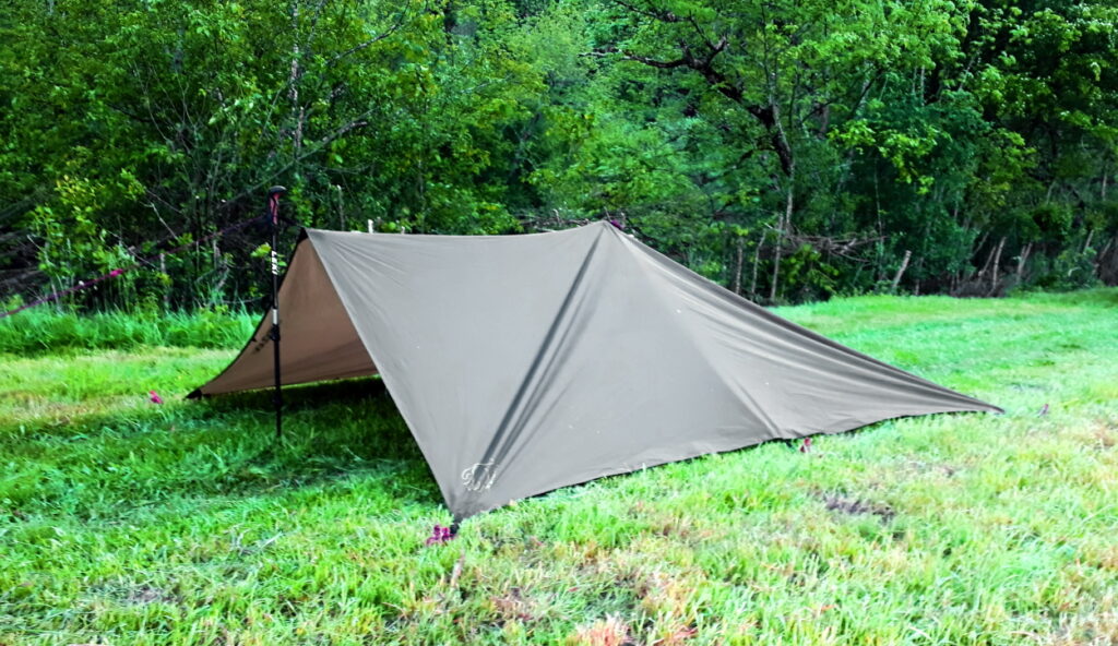 Tarp Zelt - die Luxusunterkunft beim wilden Campieren. Aber auch dein Tarp will pflege. 