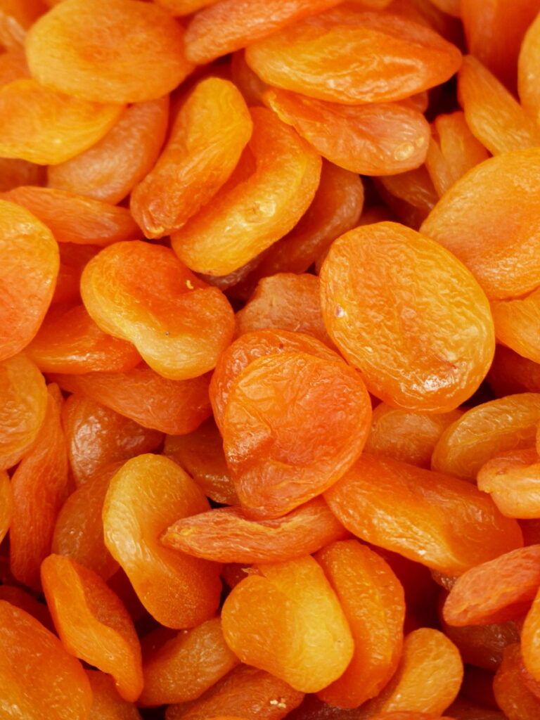 Getrocknete Aprikosen und andere Früchte sind wunderbare Nahrung für unterwegs
